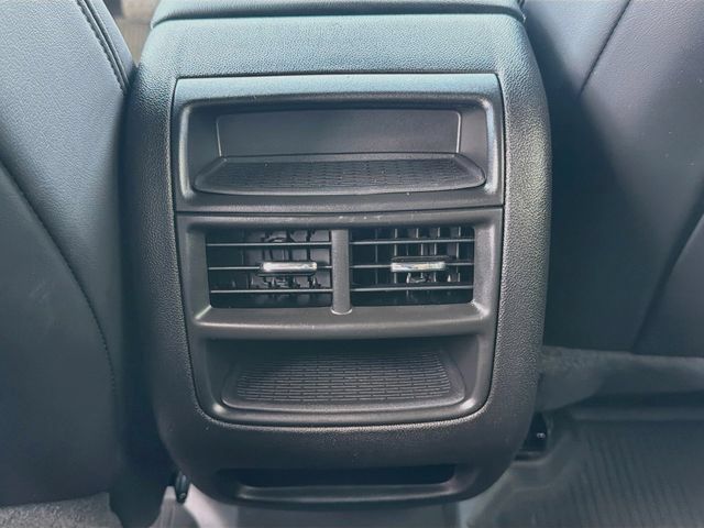Used 2023 Cadillac XT5 Premium Luxury w/ LPO, Floor Liner Package AWD/4WD image 27
