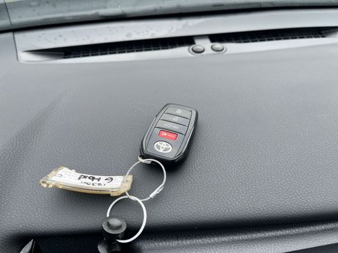 Used 2025 Toyota Camry LE image 20