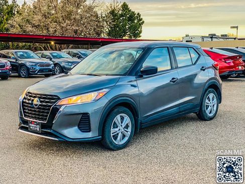 Used 2022 Nissan Kicks S w/ Interior Electronics Package image 4