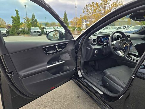 Used 2025 Mercedes-Benz C 300 4MATIC Sedan image 22