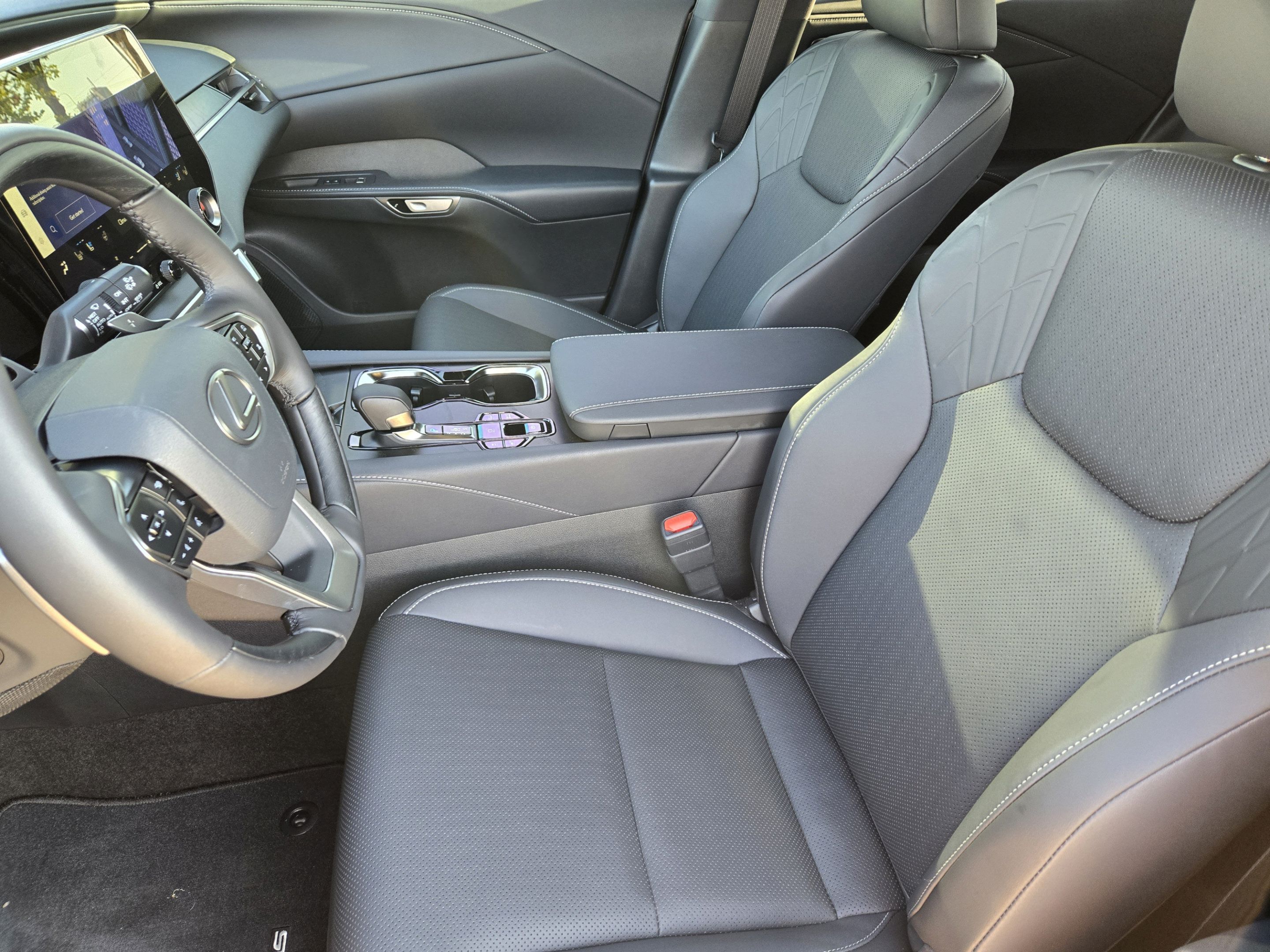 New 2026 Lexus RX 450h AWD w/ Convenience Package image 5