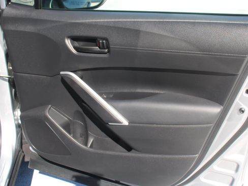 Used 2025 Toyota Corolla Cross AWD Hybrid image 18