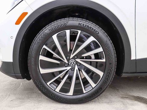 Used 2023 Volkswagen ID.4 Pro S Plus AWD/4WD image 11