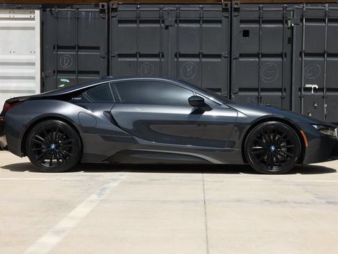 Used 2020 BMW i8 Coupe AWD/4WD image 16
