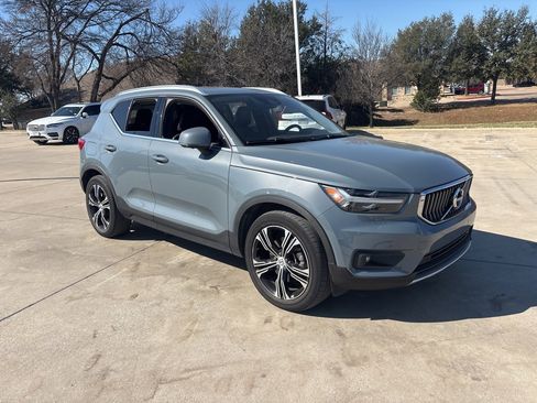 Used 2020 Volvo XC40 T5 Inscription w/ Protection Package Premier image 3