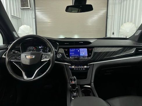 Used 2024 Cadillac XT6 Premium Luxury image 39