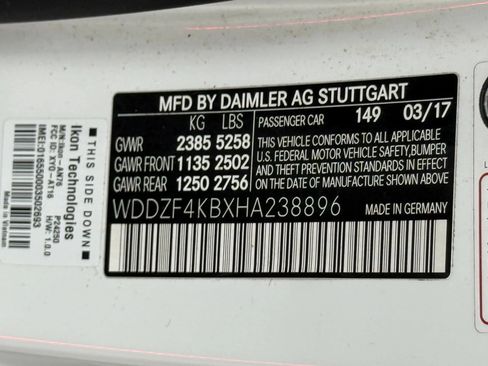 Used 2017 Mercedes-Benz E 300 4MATIC image 39