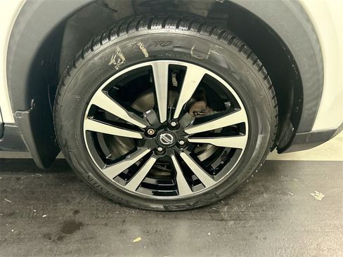 Certified 2019 Nissan Kicks SR w/ SR Premium Package image 8