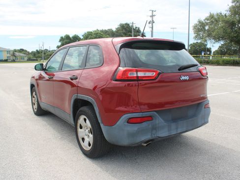 Used 2014 Jeep Cherokee Sport FWD image 6