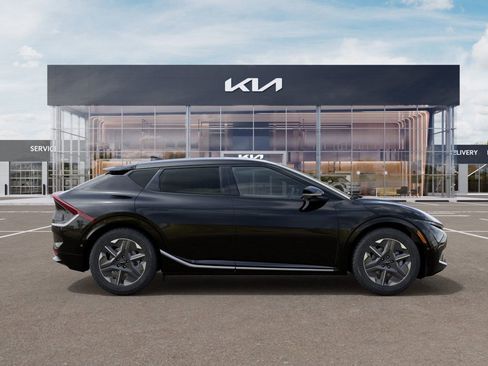 New 2025 Kia EV6 Light w/ Light LR Technology Package image 7