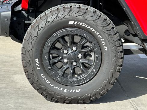 Used 2023 Jeep Wrangler Unlimited Rubicon 392 image 29