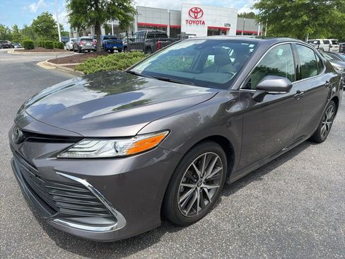 Used 2023 Toyota Camry XLE w/ Navigation Package FWD image 2