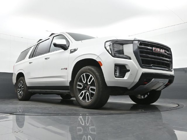 Used 2023 GMC Yukon XL AT4 AWD/4WD image 14