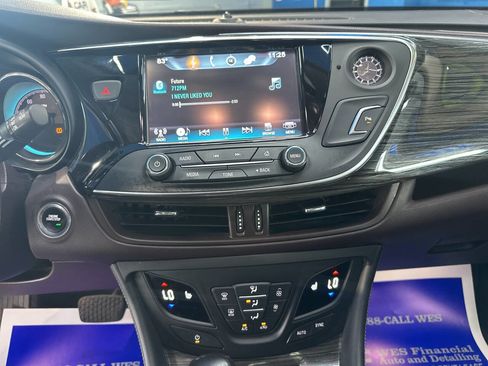 Used 2017 Buick Envision Essence image 28