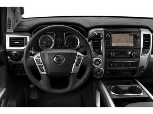 Used 2019 Nissan Titan PRO-4X w/ Pro-4x Convenience Package AWD/4WD image 10