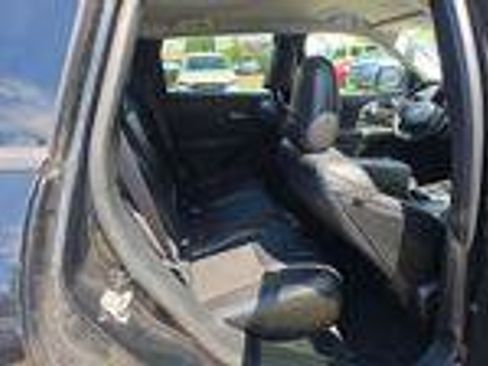 Used 2022 Jeep Cherokee Trailhawk AWD/4WD image 17