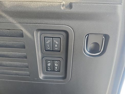 Used 2024 GMC Acadia Denali w/ Super Cruise Package image 24