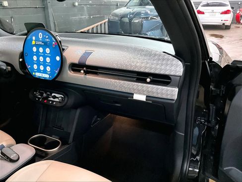 Certified 2025 MINI Cooper S image 18