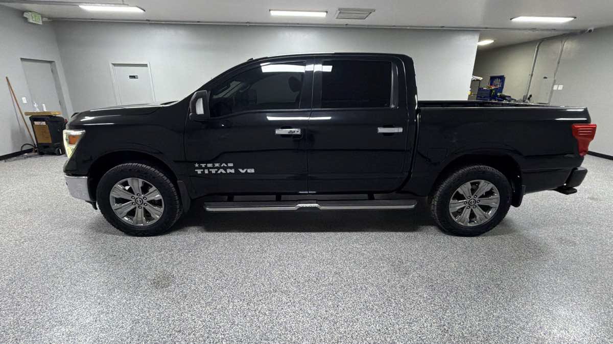 Used 2018 Nissan Titan SL w/ Texas Titan Edition AWD/4WD image 6