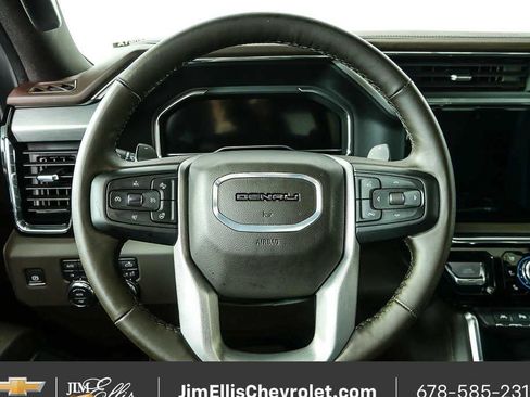 Used 2025 GMC Sierra 1500 Denali w/ Technology Package AWD/4WD image 10