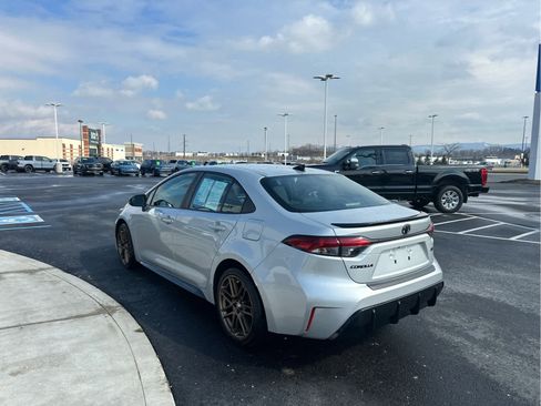 Used 2024 Toyota Corolla Sedan w/ SE Convenience Package image 5