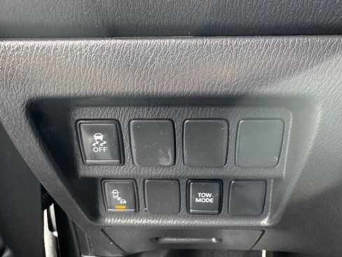 Used 2020 Nissan Pathfinder SV FWD image 27