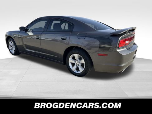 Used 2014 Dodge Charger SE image 6