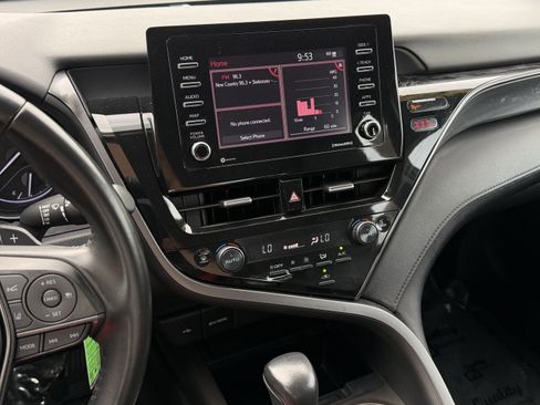 Used 2023 Toyota Camry SE FWD image 19
