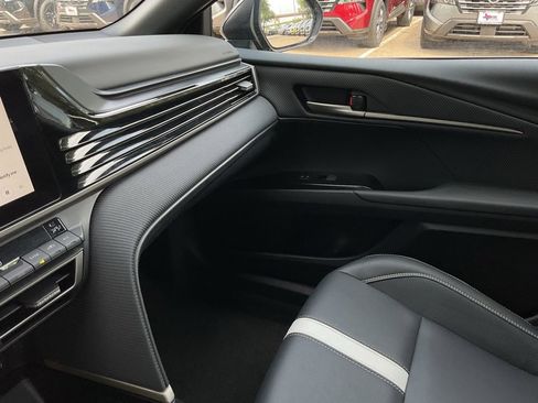 Used 2025 Toyota Camry SE image 37