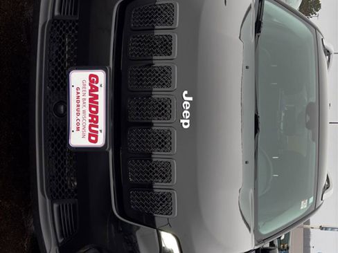 Used 2021 Jeep Cherokee Latitude Lux w/ Trailer Tow Group image 3