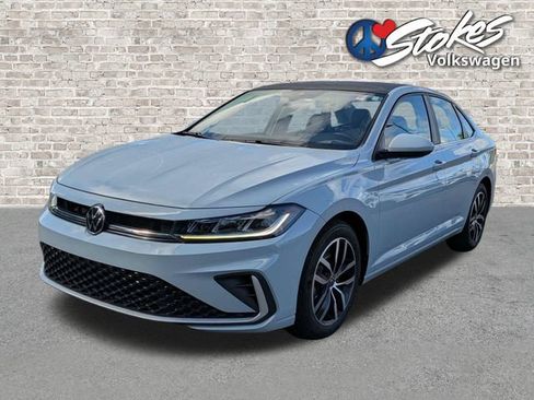 Certified 2026 Volkswagen Jetta SE FWD image 8
