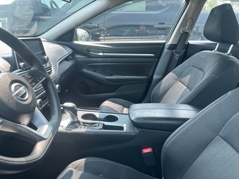 Used 2022 Nissan Altima 2.5 SV FWD image 30