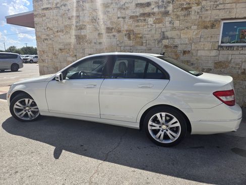Used 2011 Mercedes-Benz C 300 Sedan image 3