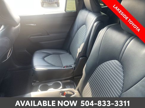 Used 2023 Toyota Highlander XSE AWD/4WD image 21