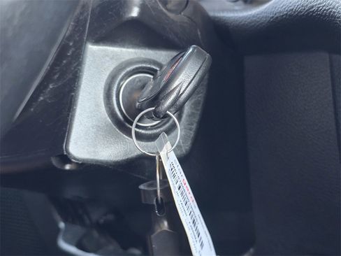 Used 2018 Jeep Wrangler Sport image 31