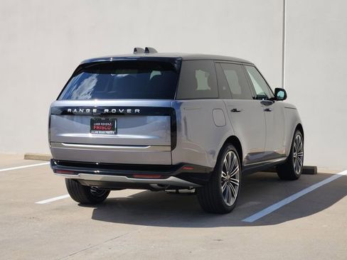 New 2026 Land Rover Range Rover Long Wheelbase SE image 4