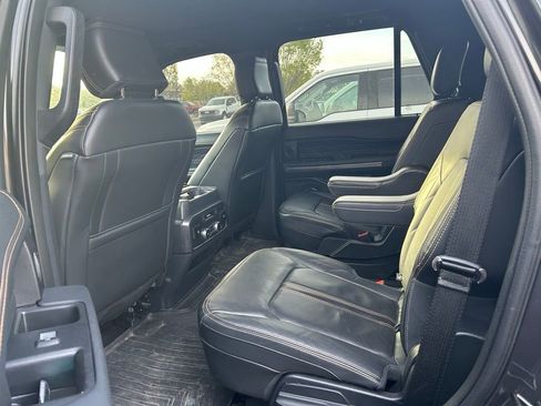 Used 2022 Ford Expedition Platinum AWD/4WD image 38