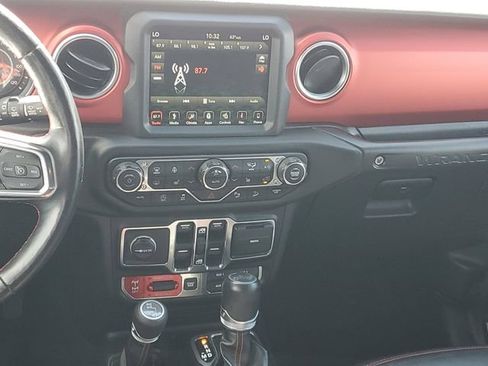 Used 2018 Jeep Wrangler Unlimited Rubicon AWD/4WD image 13