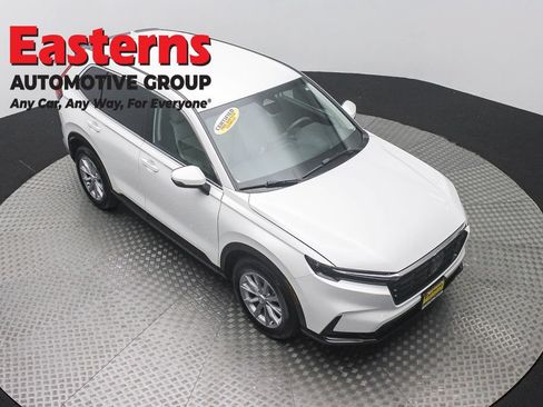 Used 2023 Honda CR-V LX image 3