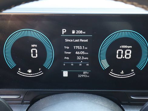 Used 2025 Hyundai Kona SEL FWD image 8