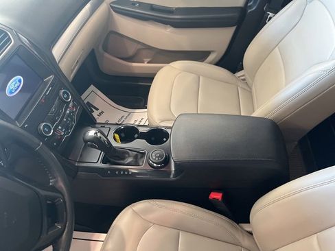 Used 2019 Ford Explorer XLT w/ Equipment Group 202A image 14