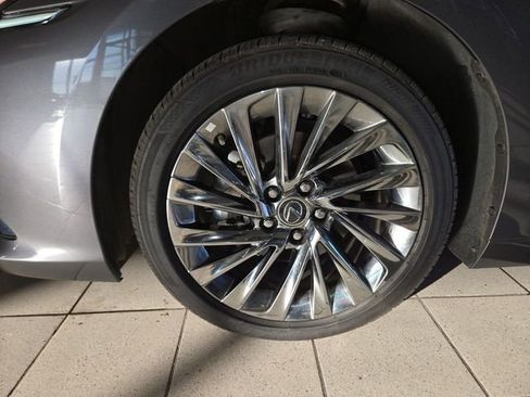 Used 2025 Lexus ES 350 Ultra Luxury image 10