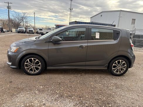 Used 2018 Chevrolet Sonic LT w/ Convenience Package image 4
