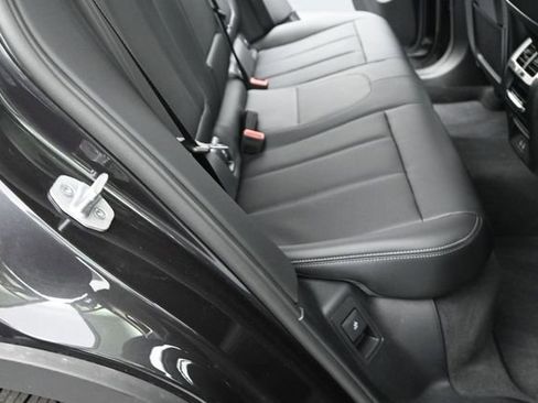 Used 2025 BMW X4 xDrive30i AWD/4WD image 16