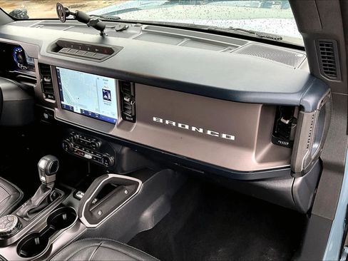 Used 2022 Ford Bronco Outer Banks w/ Sasquatch Package image 18
