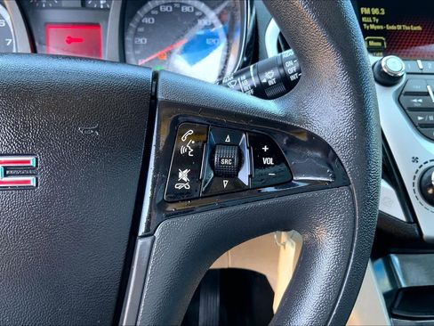 Used 2017 GMC Terrain SLE FWD image 25