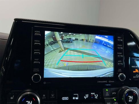 Used 2022 Toyota Highlander XSE image 31