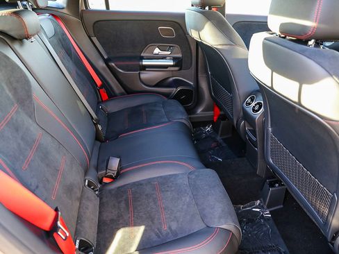 Used 2025 Mercedes-Benz GLA 35 AMG 4MATIC image 22