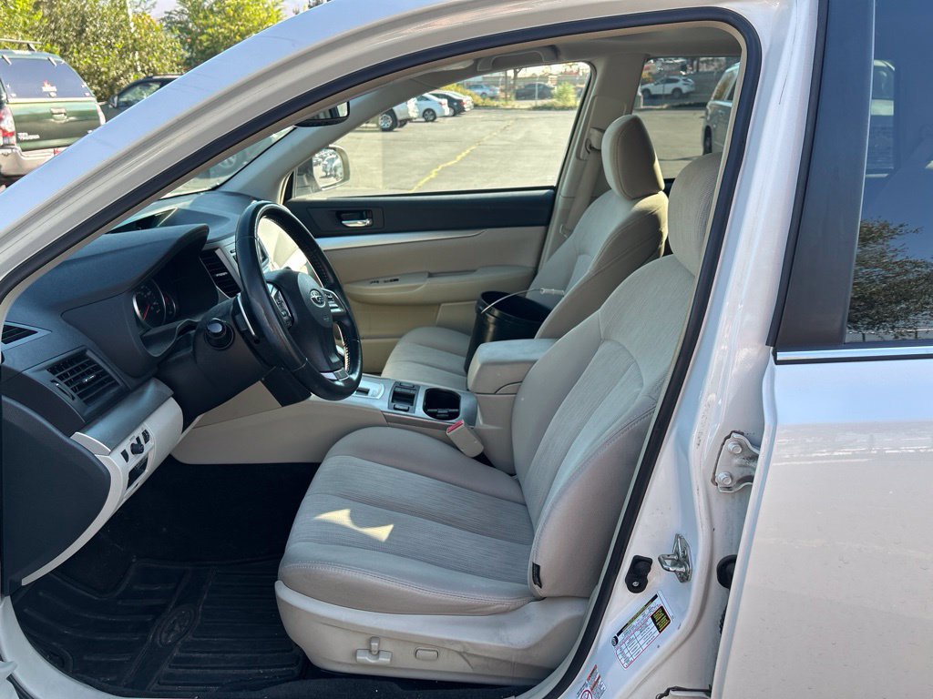 Used 2013 Subaru Outback 2.5i Premium AWD/4WD image 17