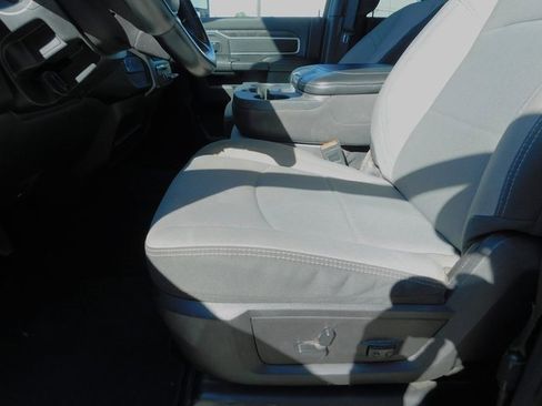 Used 2024 RAM 2500 Big Horn image 4